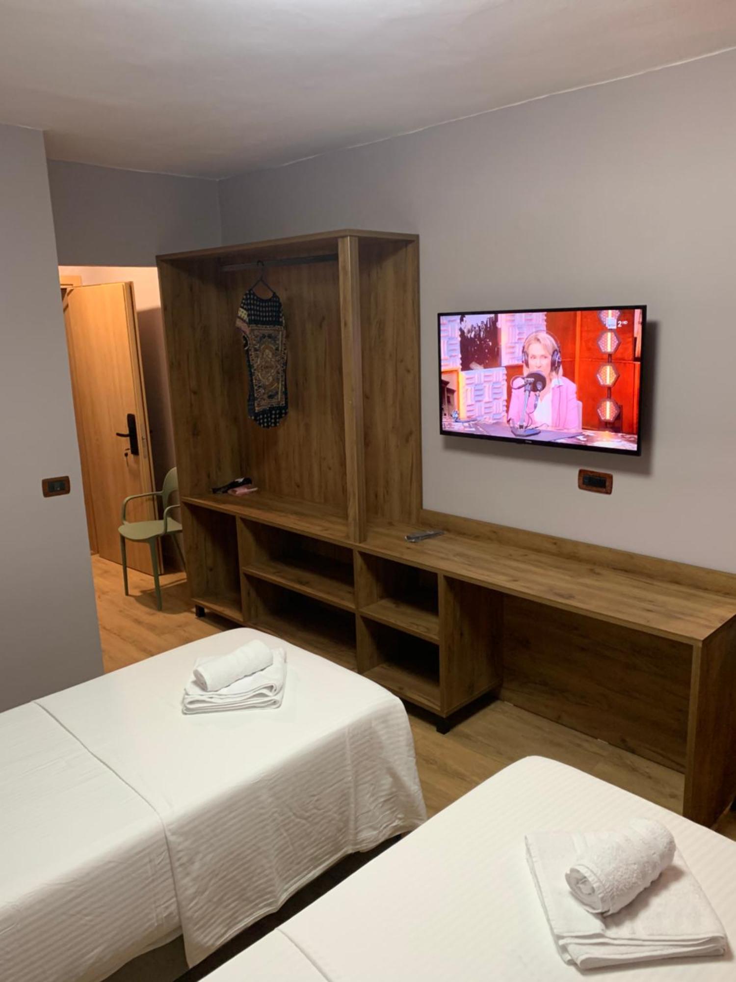 Hotel Dodona Саранда Екстер'єр фото
