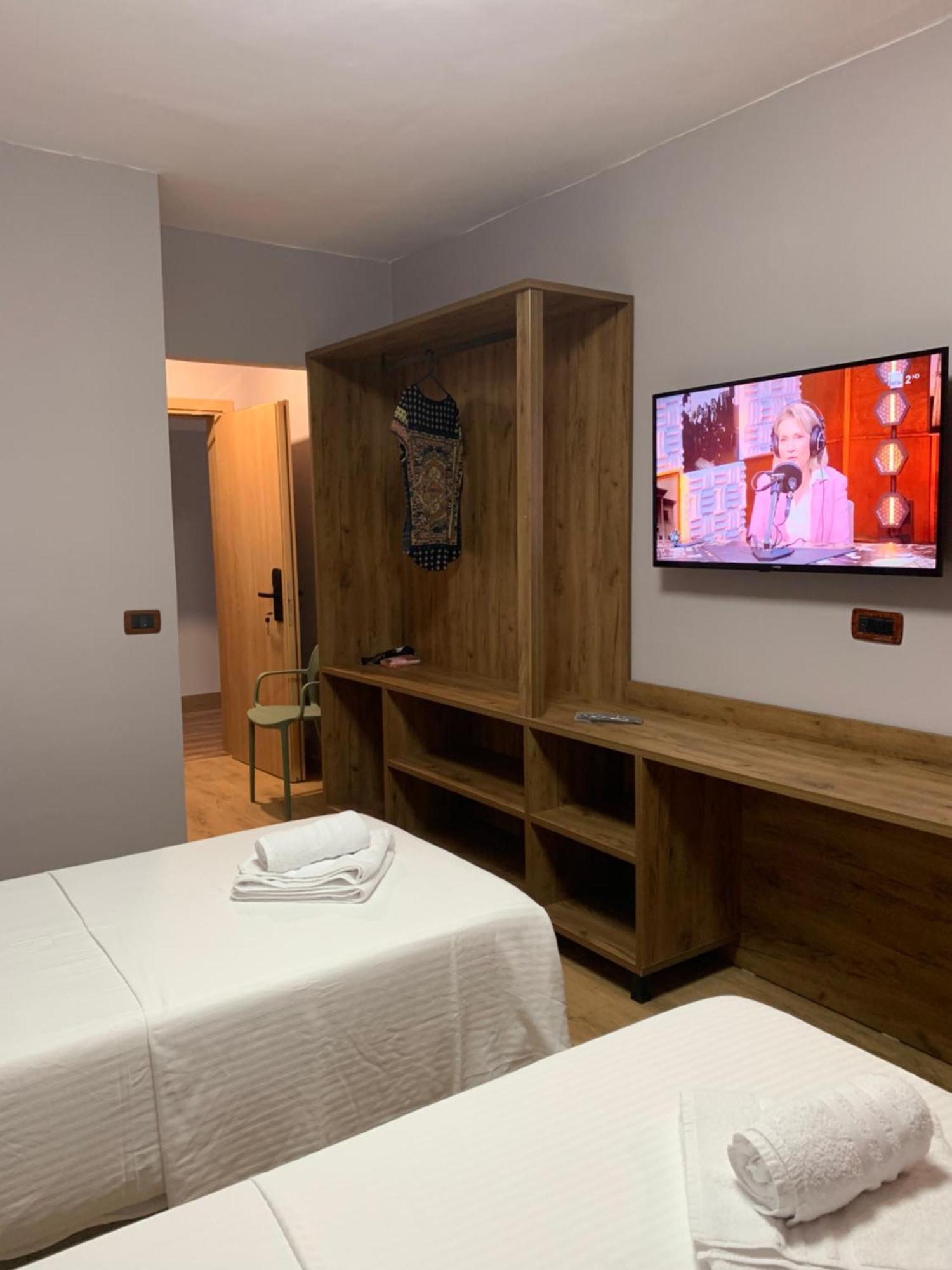 Hotel Dodona Саранда Екстер'єр фото