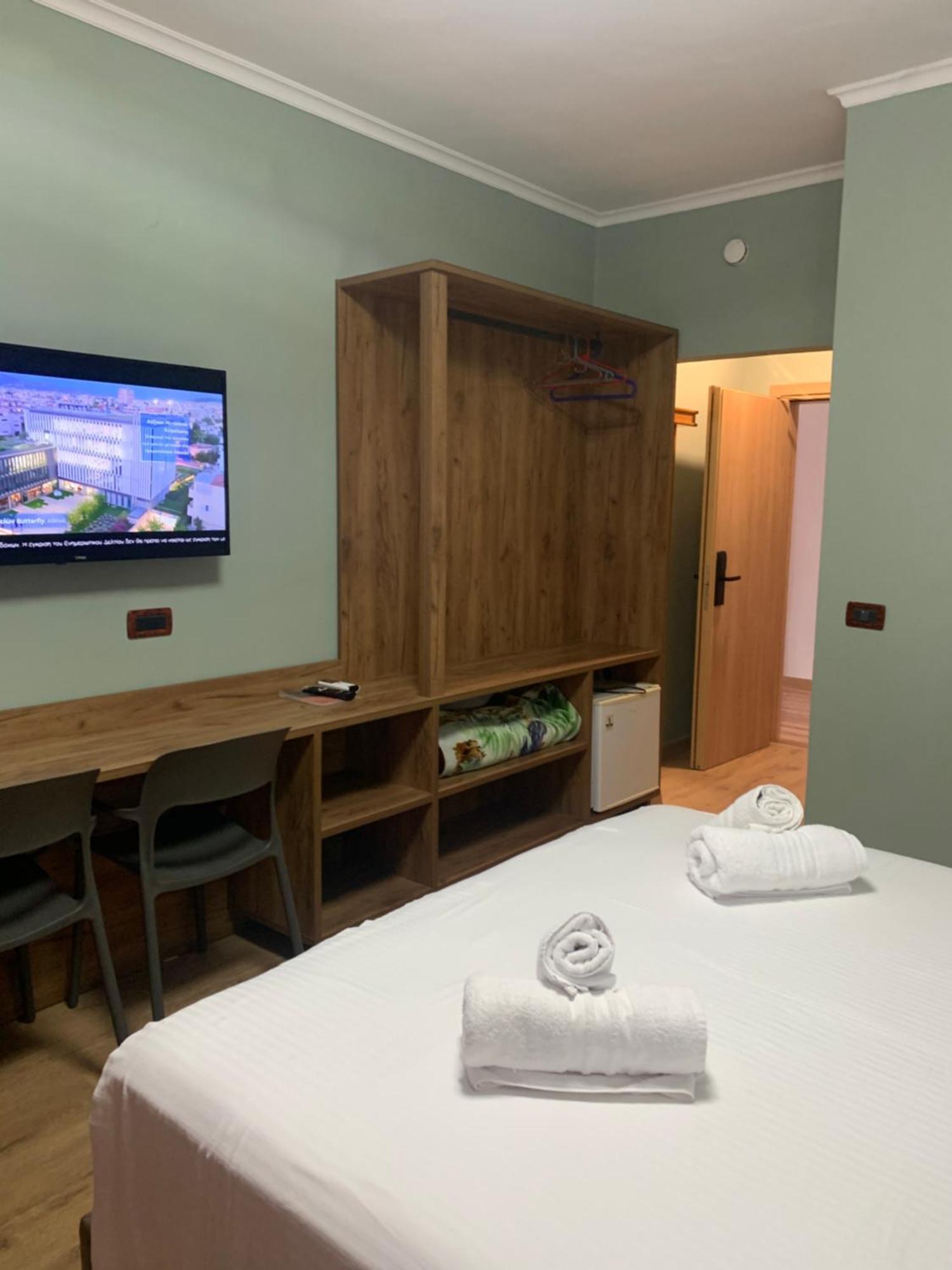 Hotel Dodona Саранда Екстер'єр фото