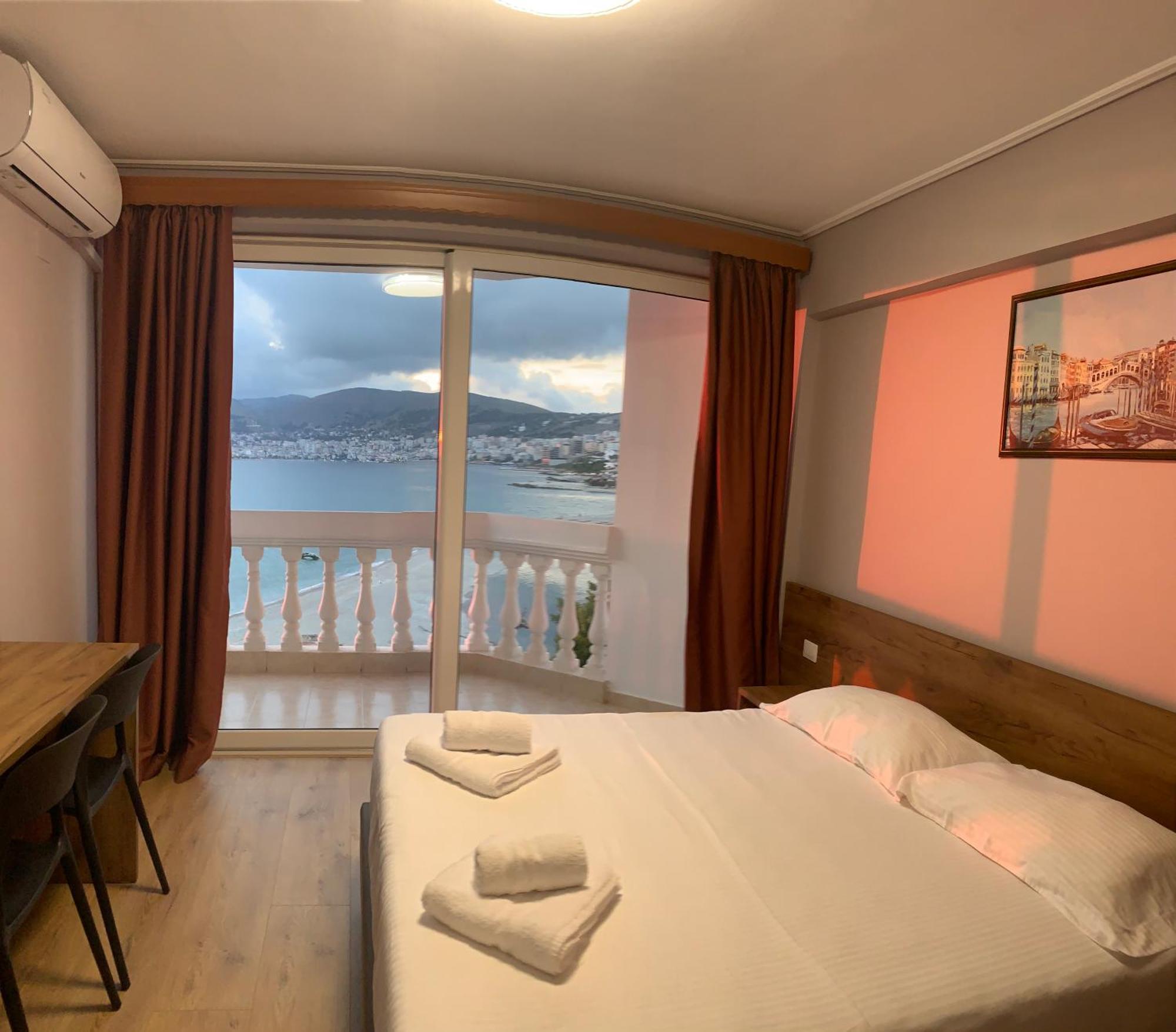 Hotel Dodona Саранда Екстер'єр фото