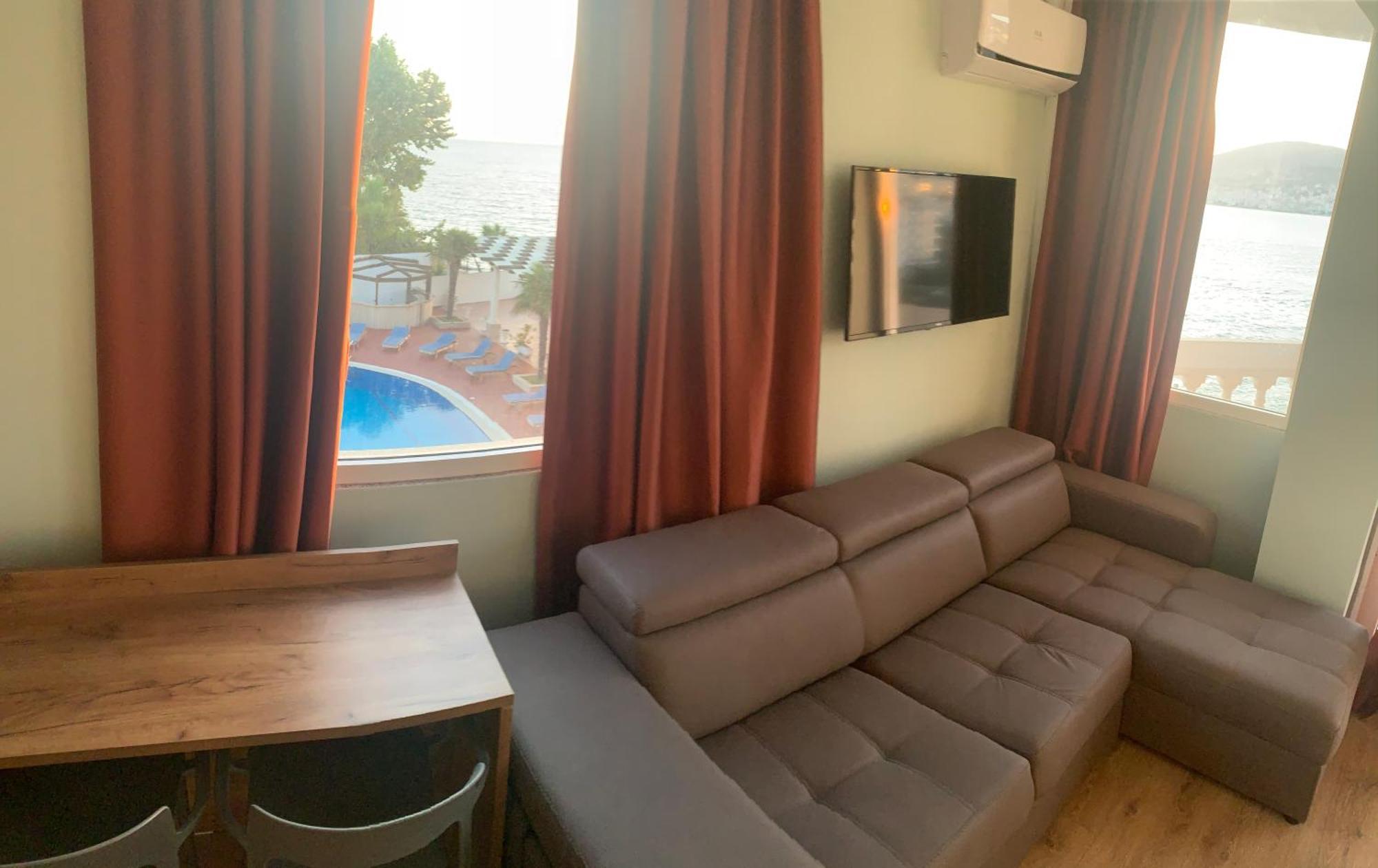 Hotel Dodona Саранда Екстер'єр фото