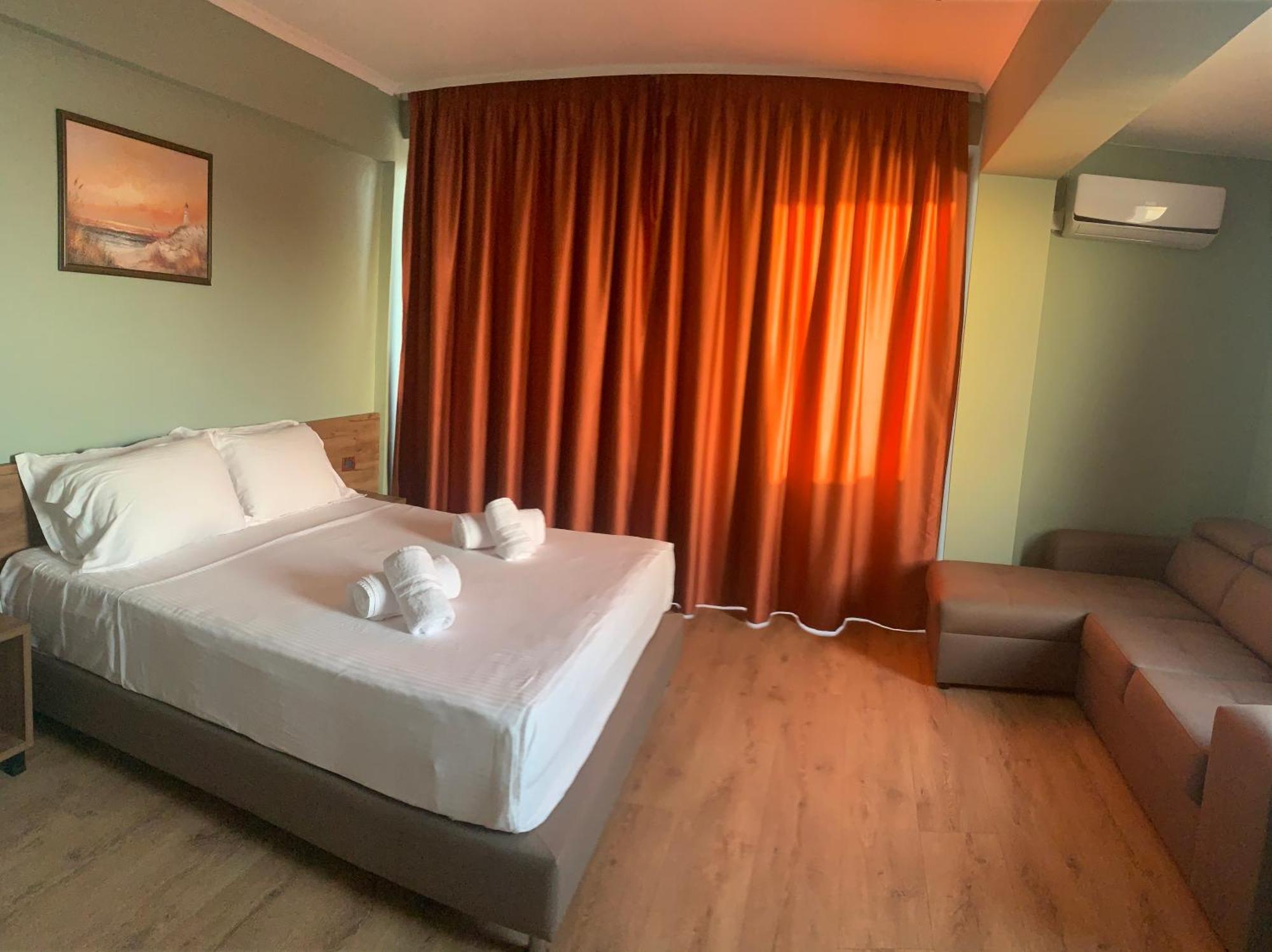 Hotel Dodona Саранда Екстер'єр фото