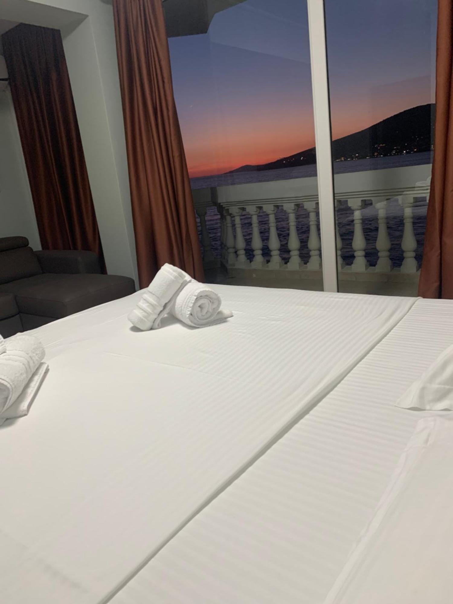 Hotel Dodona Саранда Екстер'єр фото