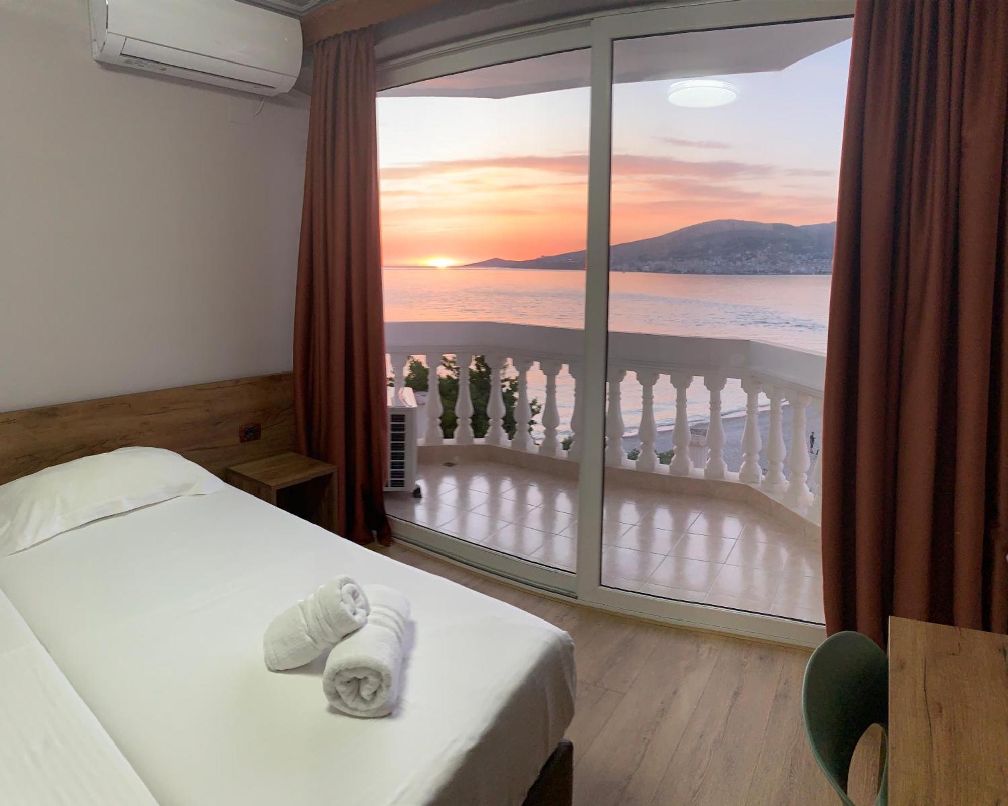Hotel Dodona Саранда Екстер'єр фото