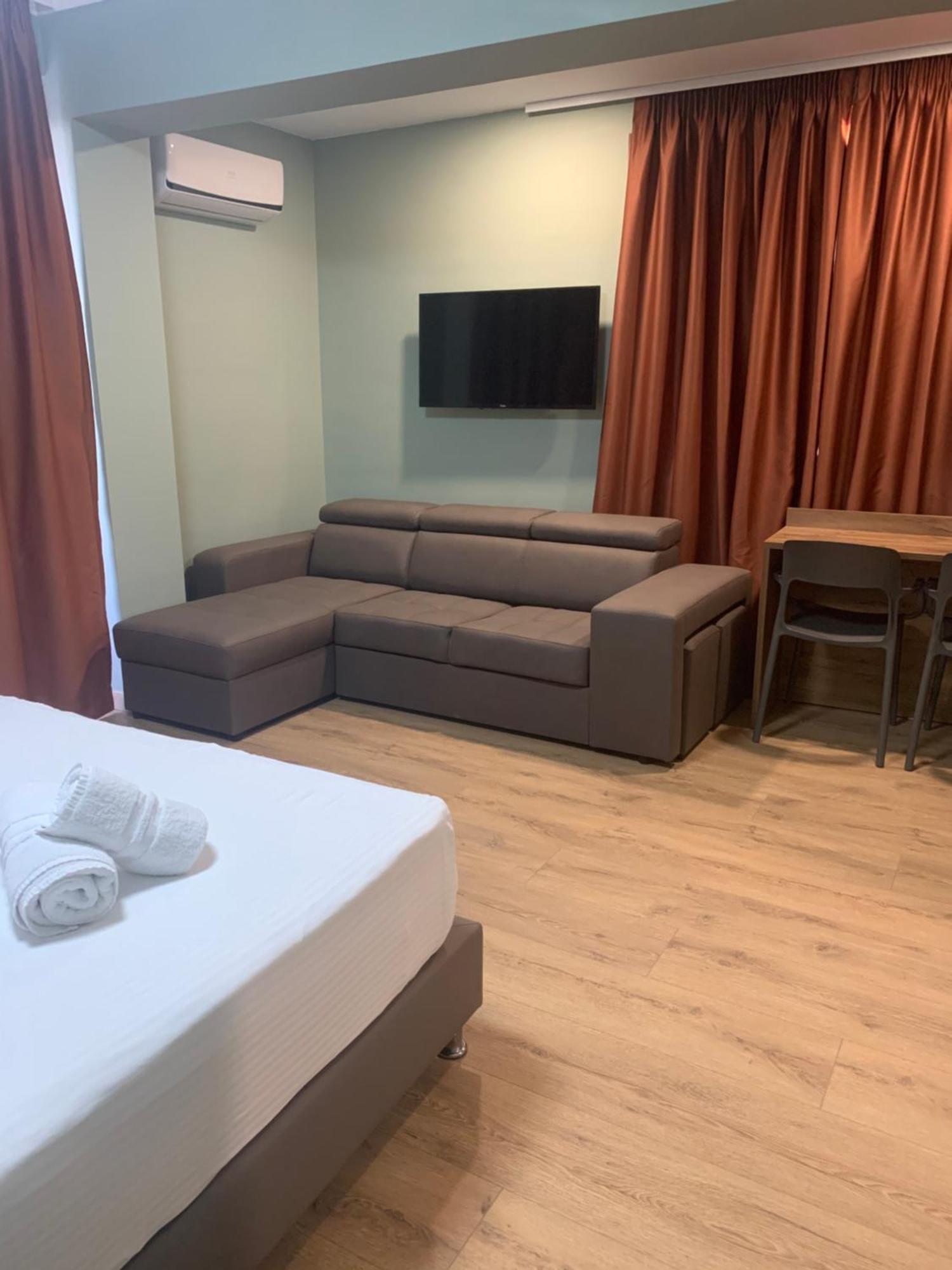Hotel Dodona Саранда Екстер'єр фото