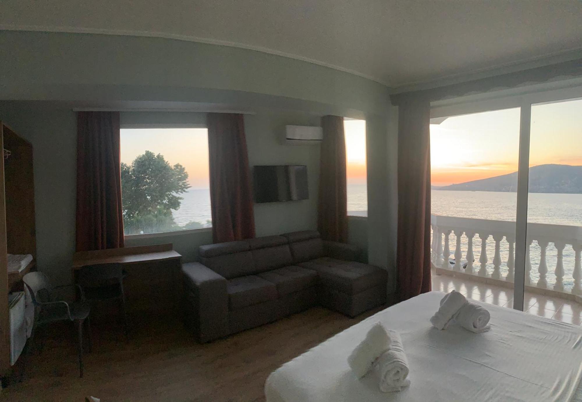 Hotel Dodona Саранда Екстер'єр фото