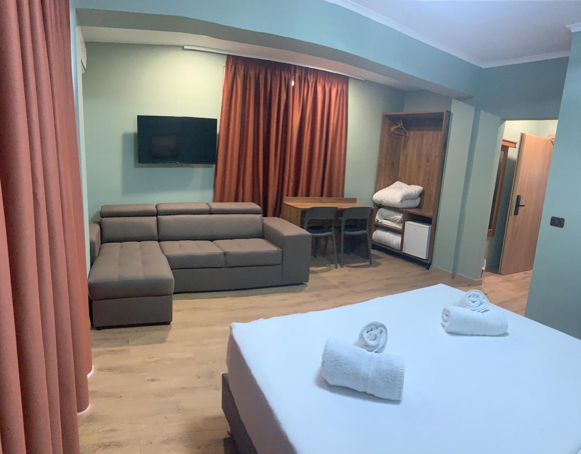 Hotel Dodona Саранда Екстер'єр фото