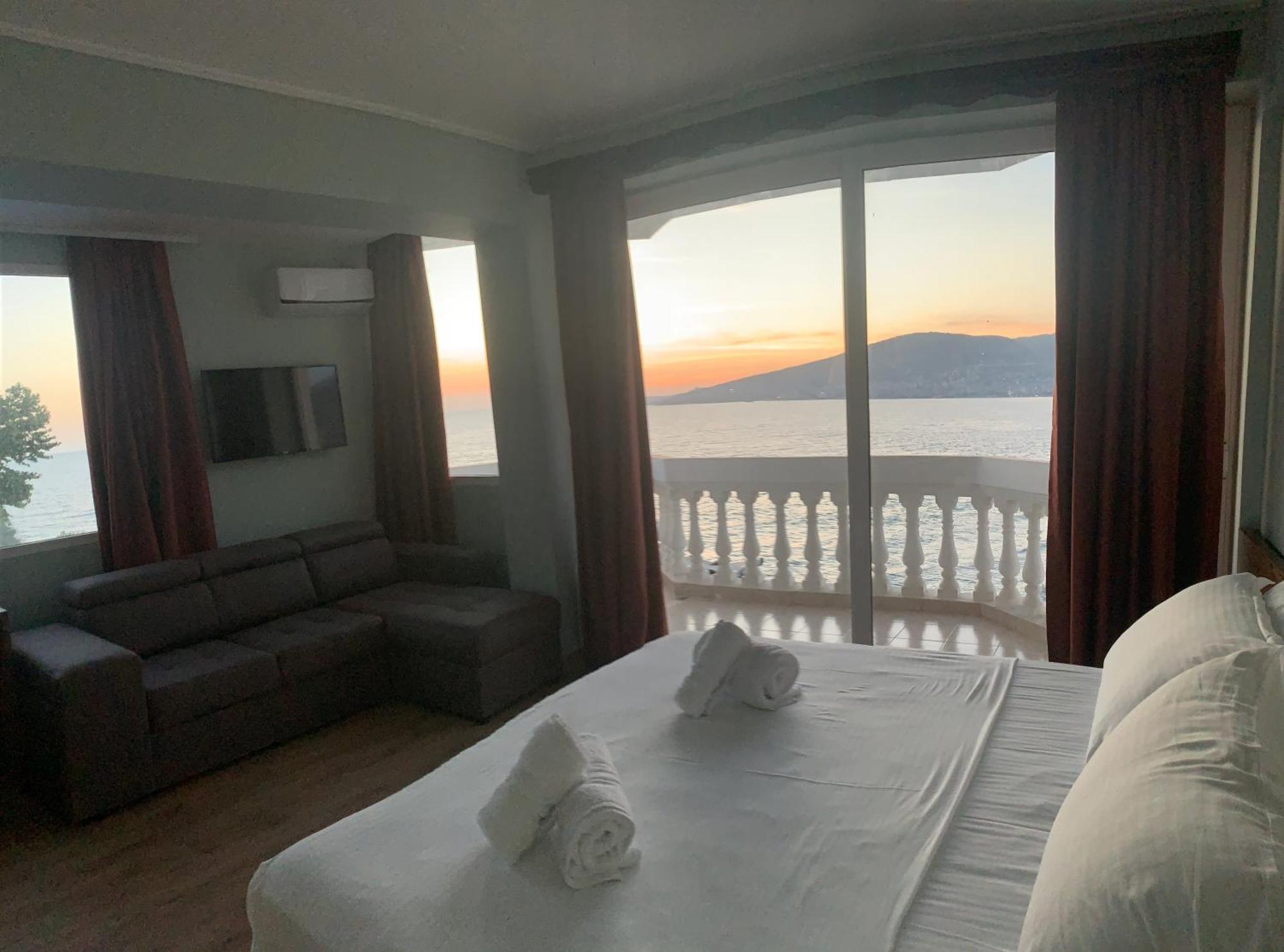 Hotel Dodona Саранда Екстер'єр фото