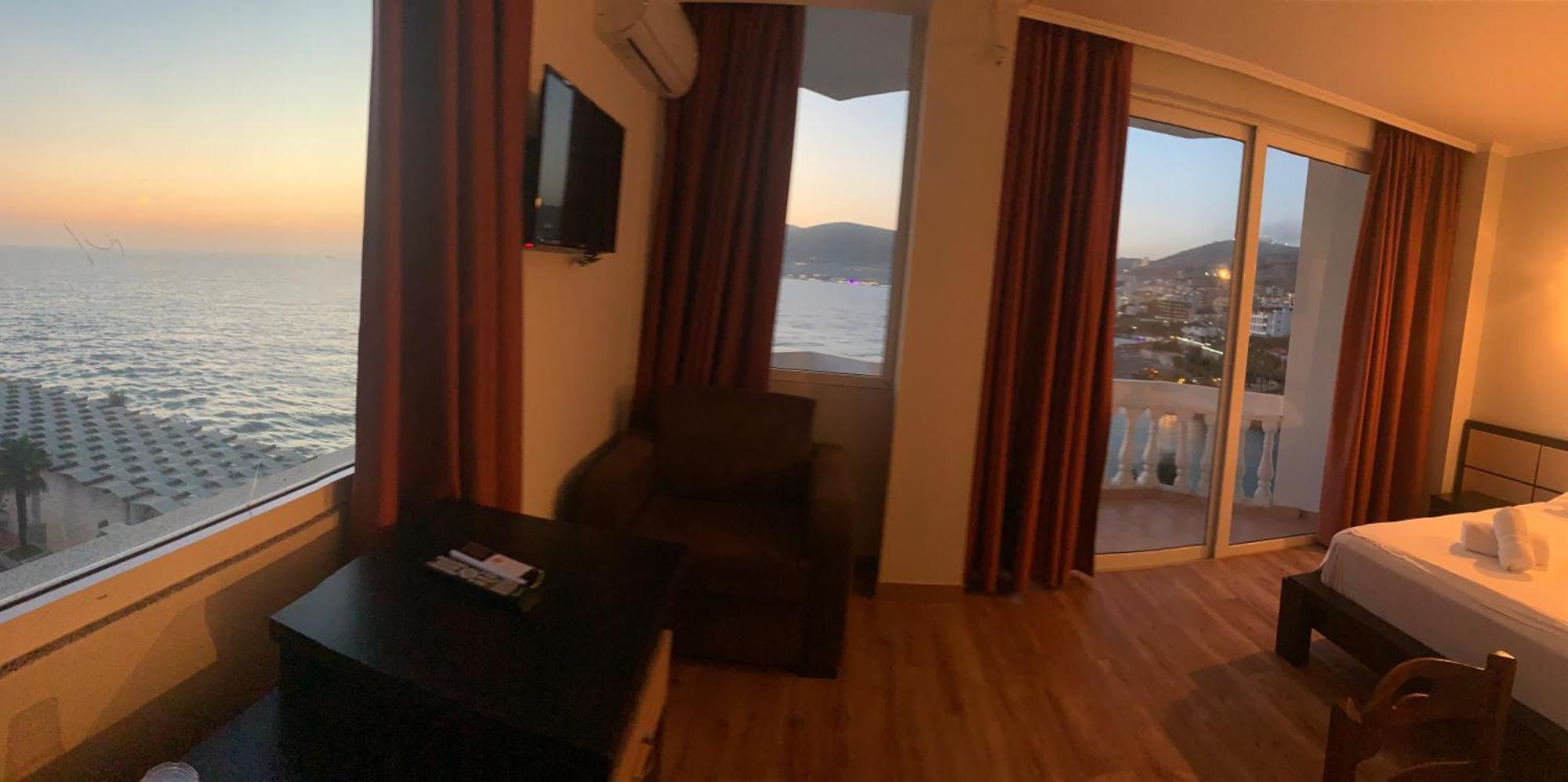 Hotel Dodona Саранда Екстер'єр фото